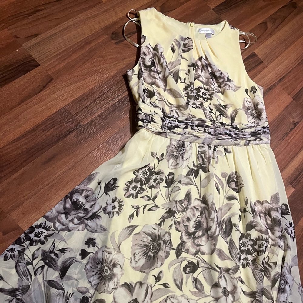 Christopher & Banks 12 yellow and gray flower dress